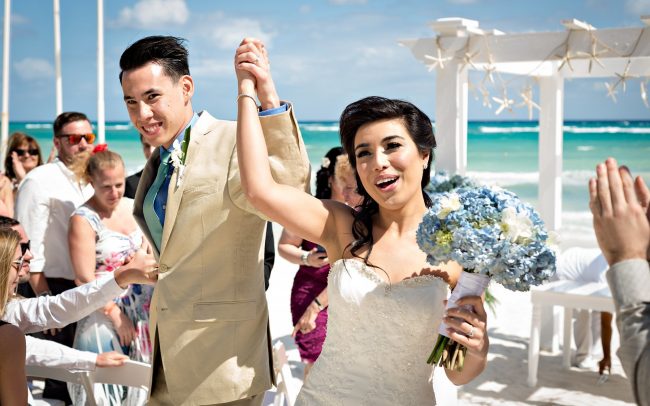 Melissa & Chris’s Lively Wedding & Beach Bash at Grand Palladium Riviera Maya